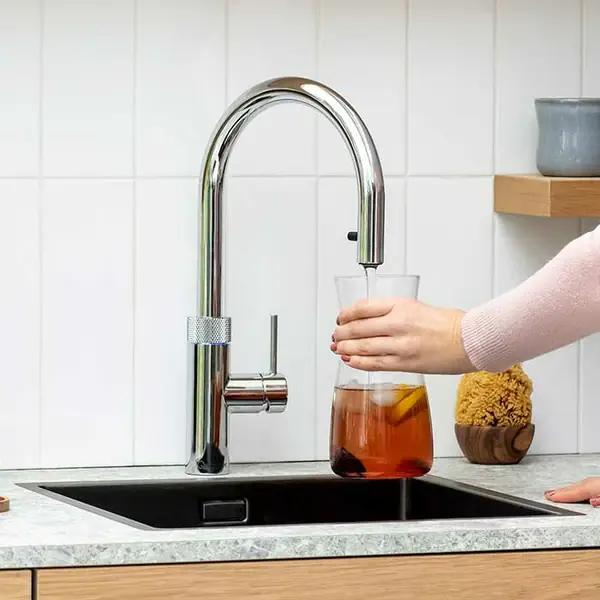 Quooker Flex in gebruik in de keuken